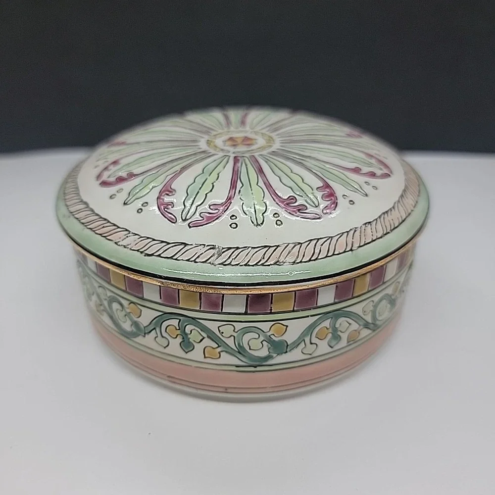 Vintage Toyo Round Covered Flowers Floral Trinket Jewelry Box Dish Hand Painted